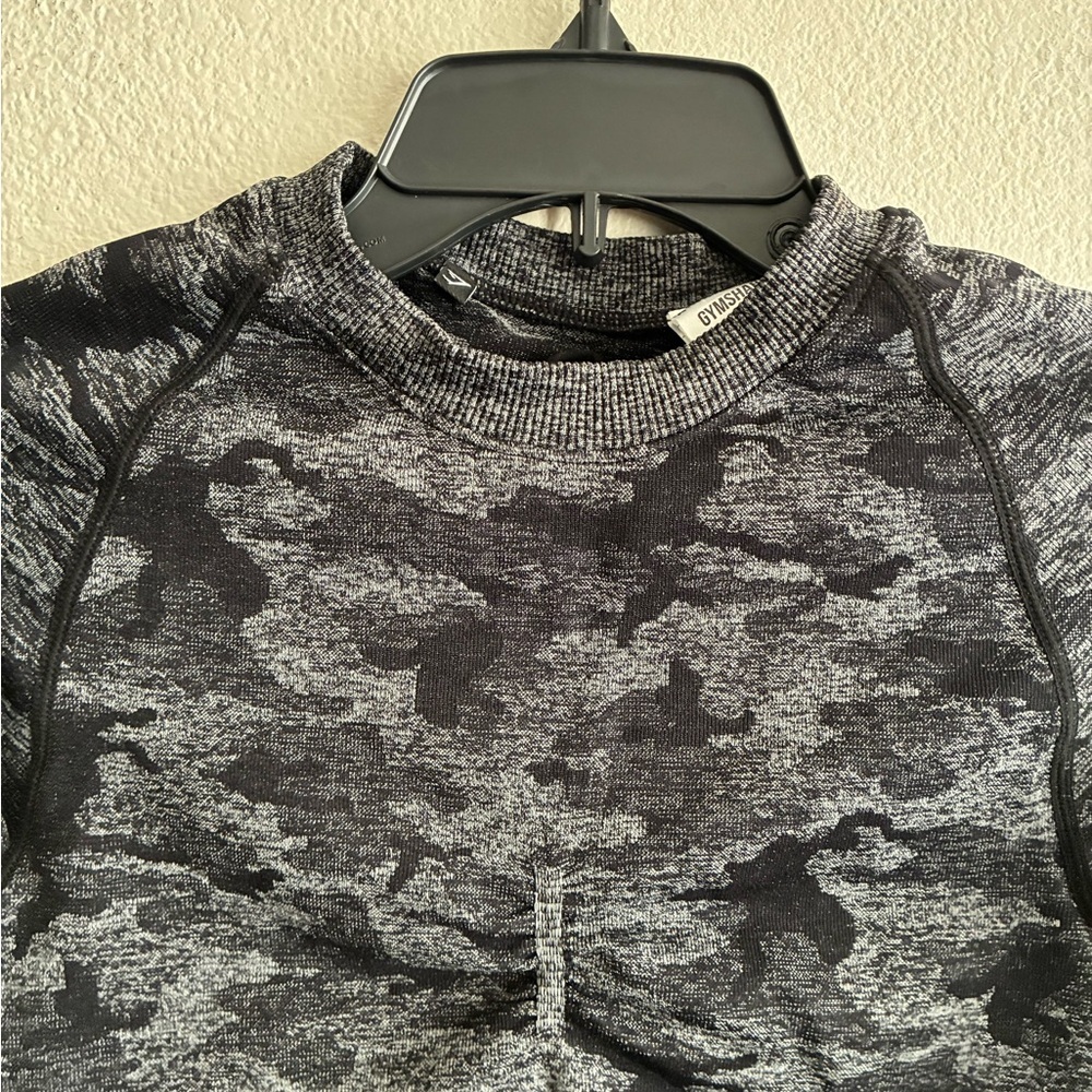 Gymshark Women's Adapt Black Camo Seamless Long Sleeve Crop Top M - Picture 12 of 16